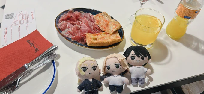 ゆーりおんあいすに出てきたレストランとドマたち