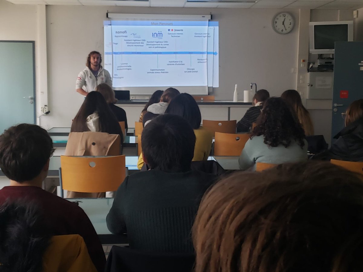 🔬 [Projet Développement Embryonnaire] 🔬
Hier, c'était au tour de la Team souris 🐁, venant de l'INM, Jason Durand, de l'équipe Corticogenèse, et Frédéric Michon, de l'équipe Œil, de présenter le développement de son modèle animal au lycée Joffre 👍🤩