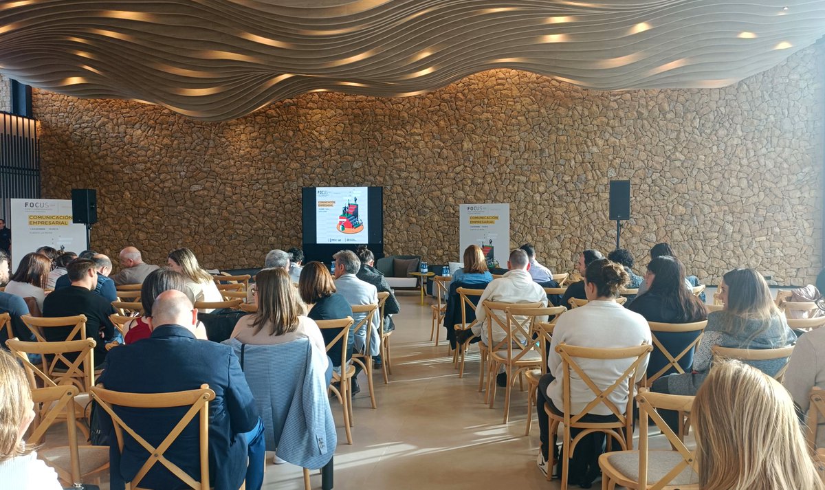 LauraTanco's tweet photo. Arrancamos! Hoy estamos en el Focus Pyme y Emprendimiento CV:  Comunicación Empresarial, organizado por @CEEICastellon 
Poniendo el foco en la comunicación, en su crecimiento y en la necesidad de llegar a nuestra audiencia

#comunicación
#comunicaciónefectiva #ceei https://t.co/7a6vyZGx54