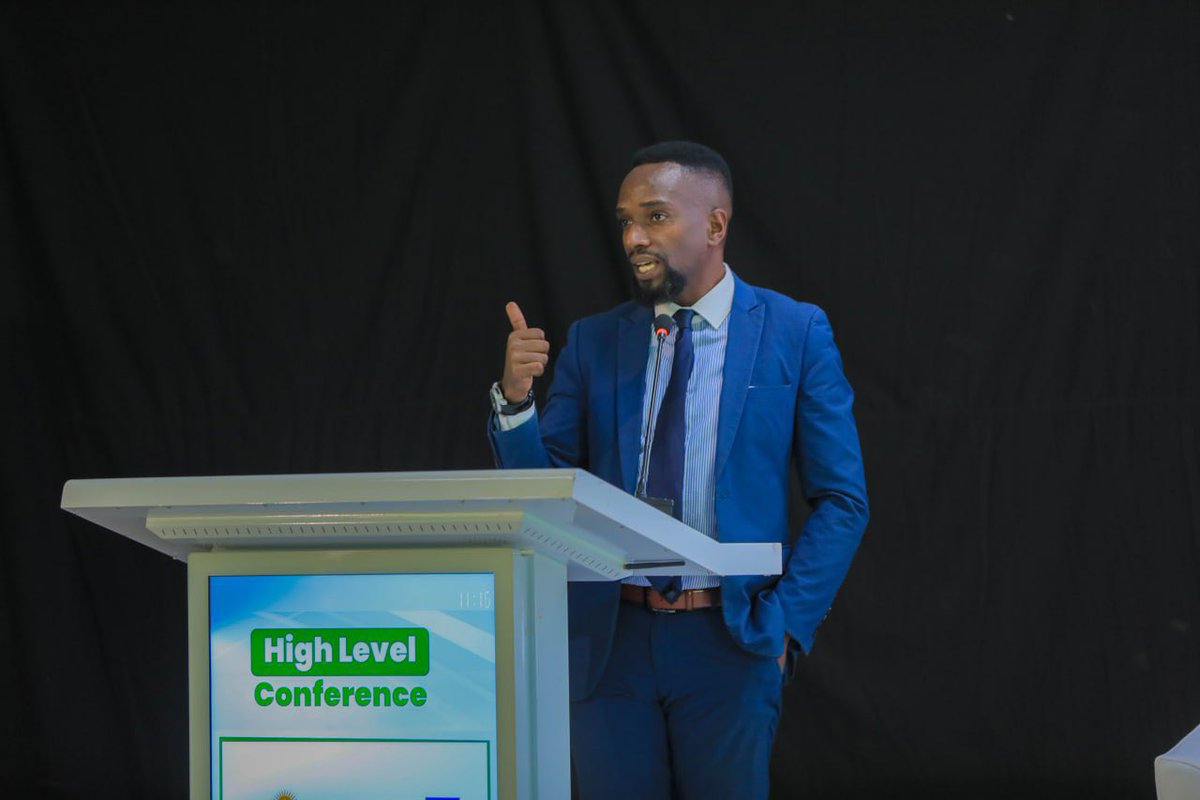 EinsteinRising's tweet photo. "Did you know that there is currently no glass recycling system or plant in Uganda, which significantly contributes to a very low glass recycling rate? However, efforts are being made to promote recycling in other areas such as plastic and tyres," shared Rodney Mukula,

1/1 https://t.co/AofPc4YIQk