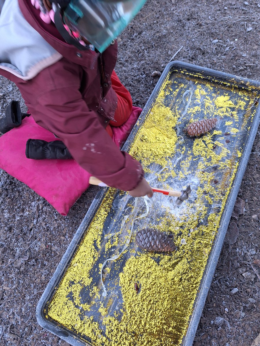 Williamston ELC (@williamstonelc) on Twitter photo We are exploring temperatures, sensations and textures as we discover the coldness of water turning to ice #STEM <a href="/wlelc/">West Lothian Early Learning & Childcare</a> <a href="/williamstonps/">Williamston Primary</a> We are exploring temperatures, sensations and textures as we discover the coldness of water turning to ice #STEM <a href="/wlelc/">West Lothian Early Learning & Childcare</a> <a href="/williamstonps/">Williamston Primary</a>