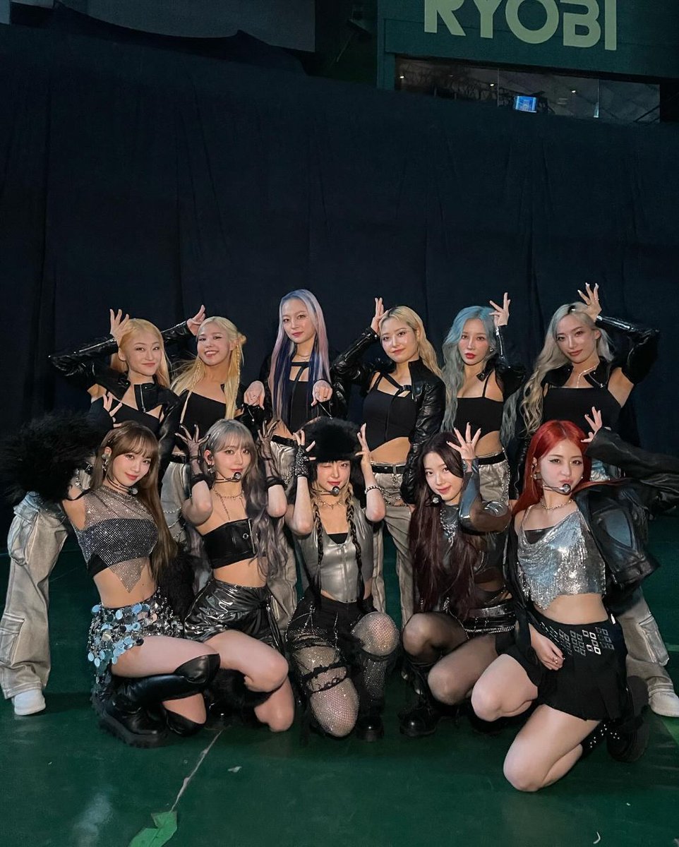 30.11.23←[📸]

كازوها و العضوات برفقة MANNE QUEEN 🤎

#KAZUHA #카즈하 #LE_SSERAFIM #르세라핌 #カズハ <a href="/le_sserafim/">LE SSERAFIM</a>