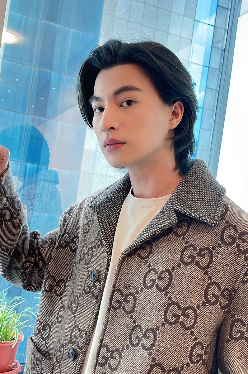 Gulfkanawutofc's tweet photo. หล่อส��ด ๆ เลยค้าบบบบ 🤩

CH3CALENDAR X GULF
#ปฏิทินช่อง3ปี2567Day3 https://t.co/rBPXP9P877