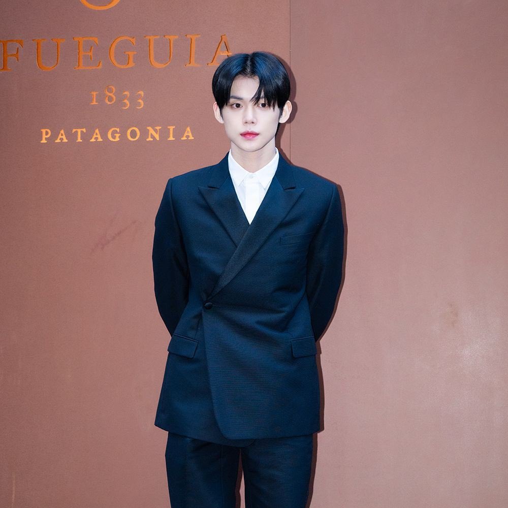 rookie0nline's tweet photo. yeonjun fue a la apertura fuegia un perfumería ARGENTINA en corea CHICAS ME EMOCIOAN TANTO LEER PATAGONIA ATRAS DE ÉL ESTOY LLORANDO NECESITO MAYUSCULAS MAS GRANDES TXT Y ARGENTINA DESTINADOS 🇦🇷🇦🇷🇦🇷 https://t.co/kyAidPSXNF