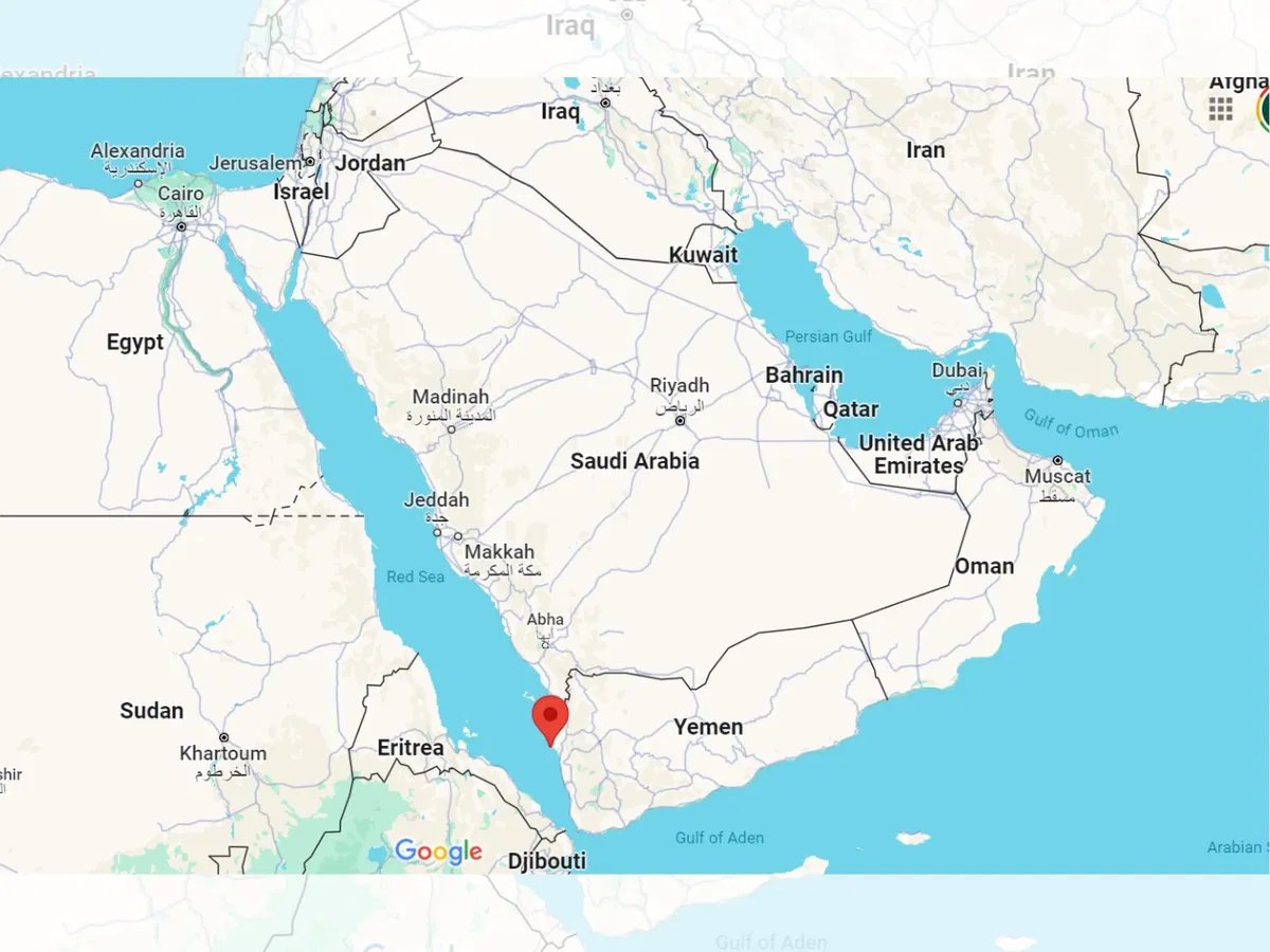 News9Tweets's tweet photo. Why has the hijacked ship Galaxy Leader become a selfie spot and tourist attraction for #Houthi rebels and influencers? Here's what an expert has to say

(✍️: @sugam_singhal)

READ: https://t.co/ttA0U0TIqP

#GalaxyLeader #Yemen https://t.co/HxlfBFXjZ7