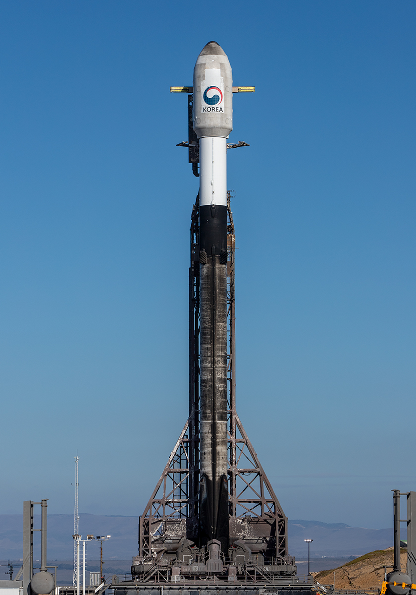 D_Orbit's tweet photo. 🚀 Our 13th orbital transportation mission is about to launch! Our ION Satellite Carrier has been integrated on SpaceX Falcon 9 and is ready for liftoff today at 10:19 am PT.  

Happy launch day!

Follow the launch here: https://t.co/vHLv88kMmT

📸 Credits: SpaceX https://t.co/Cye5mUaJG4