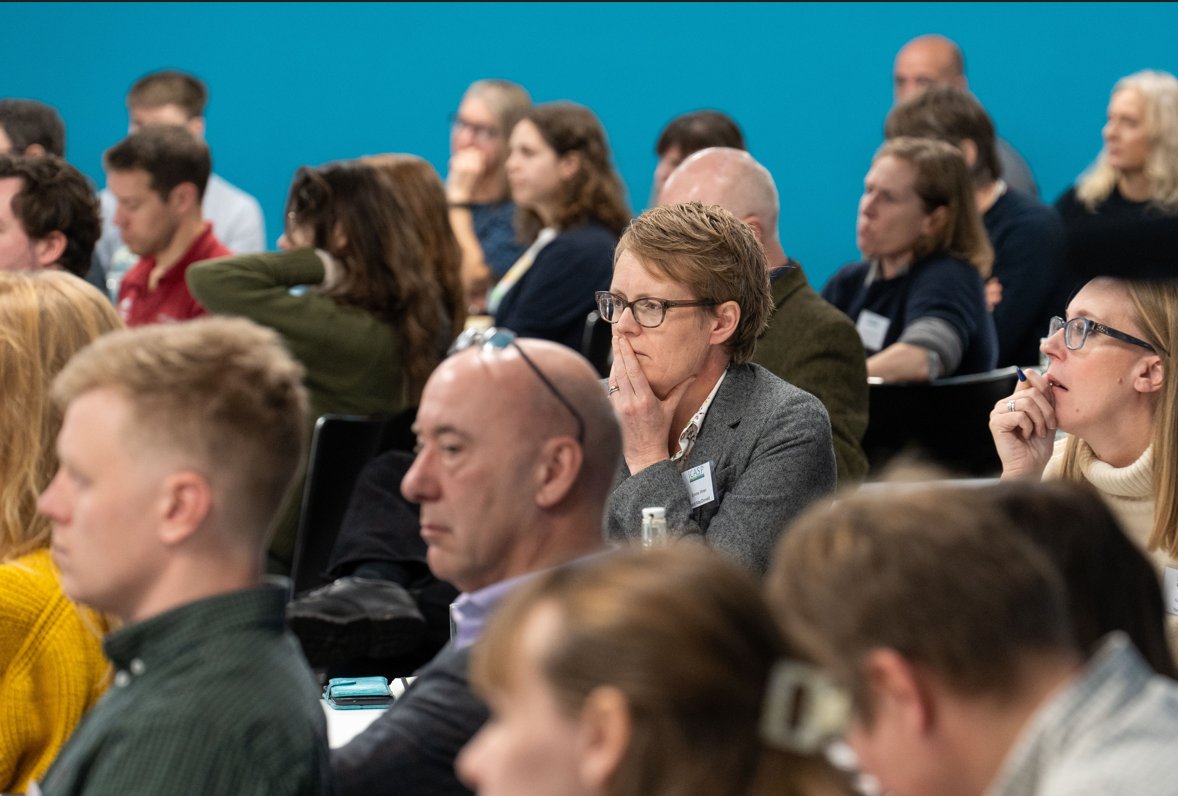 FreshwaterQuality (@freshwaterqual1) on Twitter photo Throwback Friday. Happy memories of #Confluence23 when <a href="/chapmanpippa/">Pippa Chapman</a> told over 100 delegates about our £9m programme to help tackle pollution from many sources in our rivers.
<a href="/AlistairBoxall/">Alistair Boxall</a> shared the progress by 1 of 5 projects ECOMIX <a href="/UniOfYork/">University of York</a>
water.leeds.ac.uk/fwq-programme/ Throwback Friday. Happy memories of #Confluence23 when <a href="/chapmanpippa/">Pippa Chapman</a> told over 100 delegates about our £9m programme to help tackle pollution from many sources in our rivers.
<a href="/AlistairBoxall/">Alistair Boxall</a> shared the progress by 1 of 5 projects ECOMIX <a href="/UniOfYork/">University of York</a>
water.leeds.ac.uk/fwq-programme/