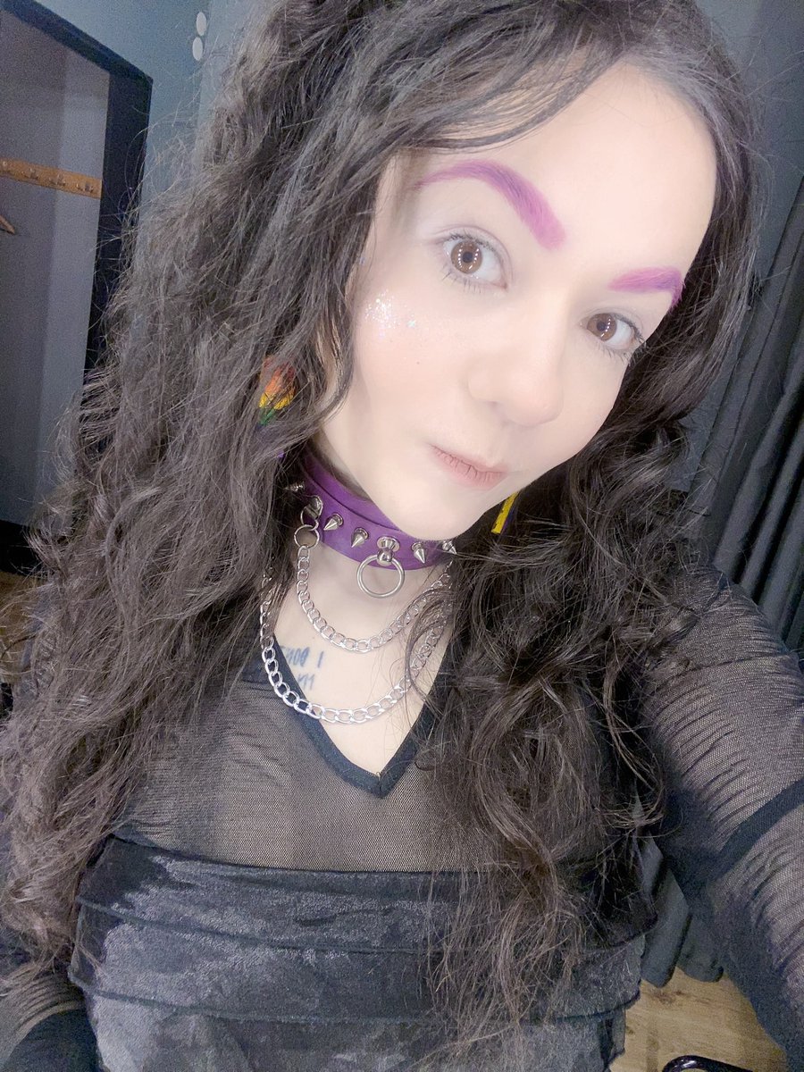 so, сьогодні вийшла найкраща, на мою думку, пісня в моїй карʼєрі, яка писалася чисто заради євробачення 

слухати SILLY BRAIN: id.ffm.to/silly_brain