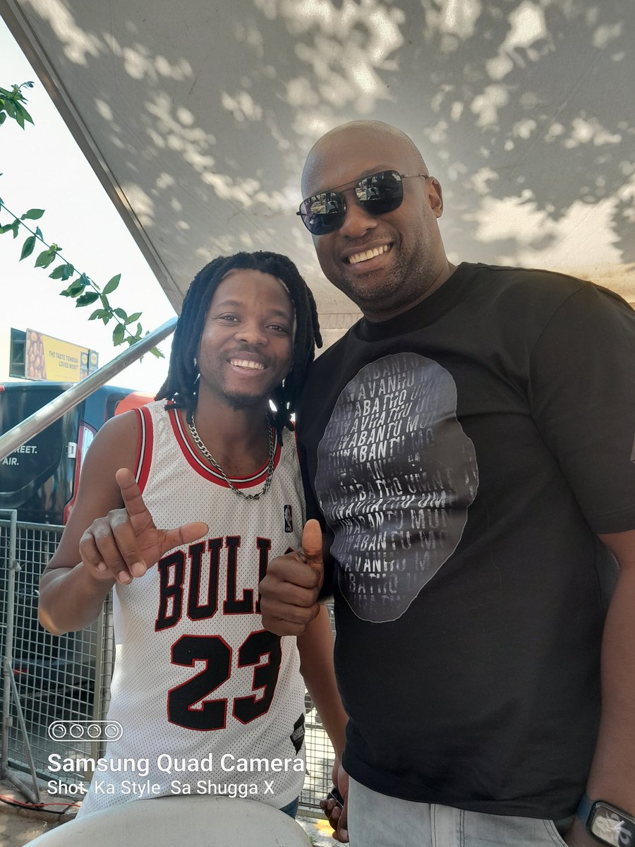 Ma_geza's tweet photo. The Love I have for @KayaON959 
@KayaOnAir Bona ke Tshweri @tboseZA ko @BusyCornerIS
Tembisa 🙌👊 https://t.co/nV1ygUKcia