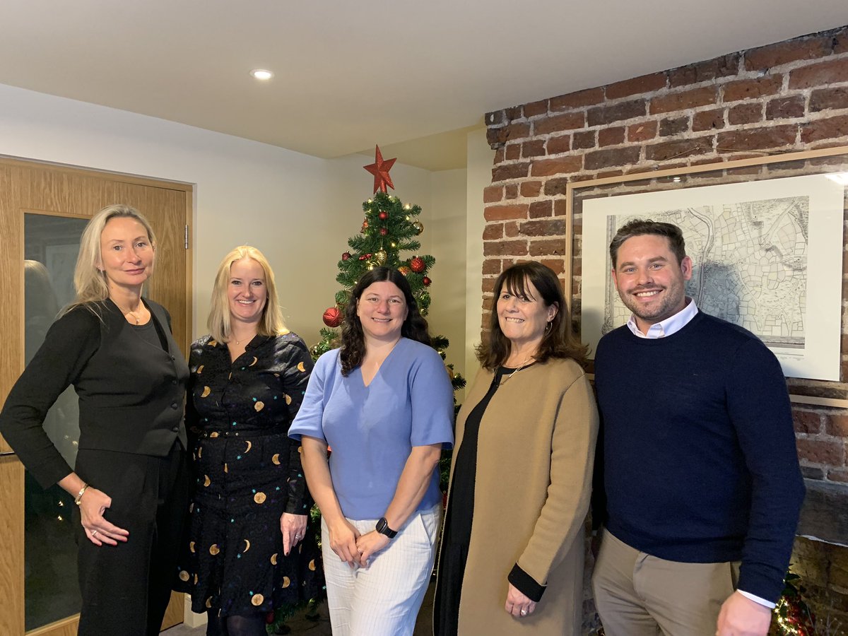 Lovely way to kick off the festive period with informal drinks and networking @HHW_LLP in great company.  Thanks to Katie and the team at Holland, Hahn &amp; Wills. <a href="/KingstonCOC/">Kingston Chamber</a> #HamptonWick #Kingston <a href="/tandl_mike/">mike reed</a>
