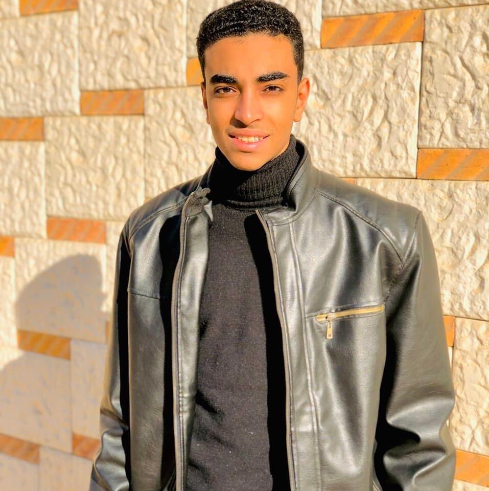 أن لله وآنا آليه راجعون￼الله يارحمك يازياد ويسامحك ياعز صديق 😭😭😭💔💔