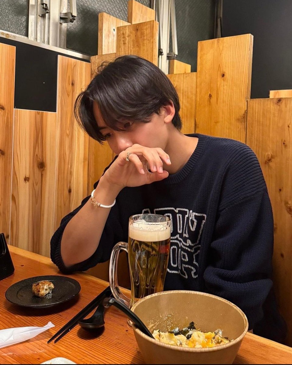 minminxmxm's tweet photo. 飲み会の席でこんな人居られたら即死んでしまいますね。 https://t.co/nuLaXfC8Cd