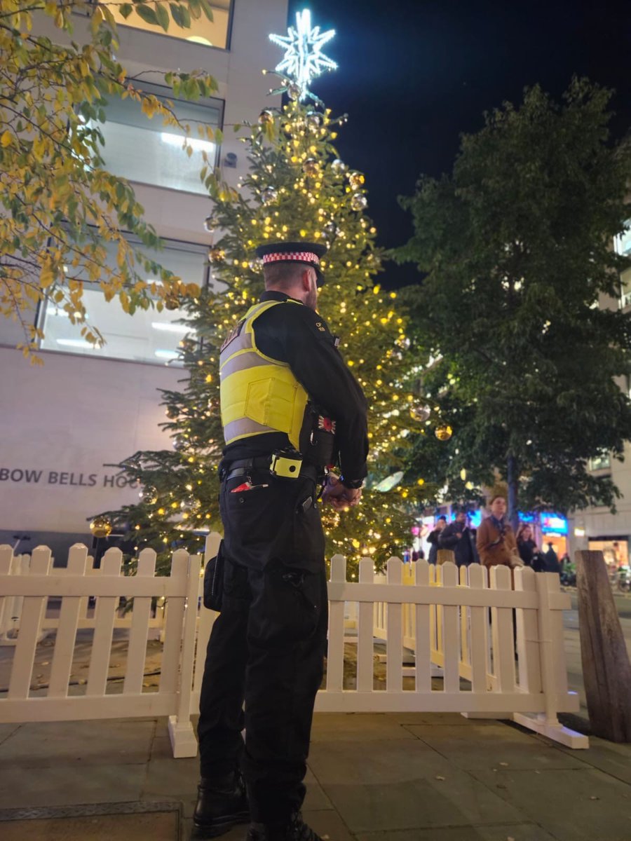 CityPolice's tweet image. This Christmas, we’re expecting a large number of people enjoying the City.  

Our #projectsevator and counter terrorist officers will be keeping people safe at Christmas markets and large gatherings across the Square Mile during the festive season.