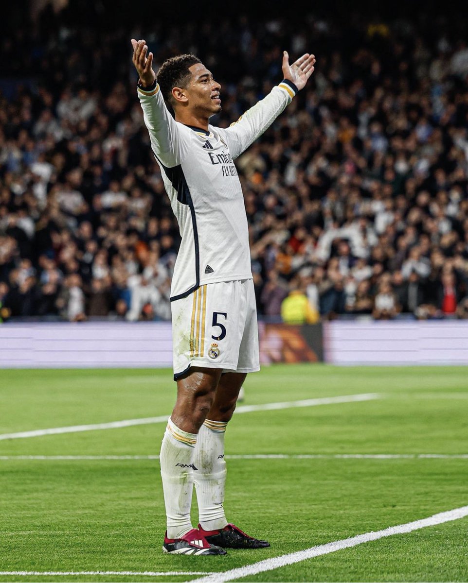 THE. TONGUE. IS. BACK 👅

The Predator 30, as seen on the feet of Jude Bellingham in the week, is here. Starting with a limited edition (1994 PAIRS) Core Black, OffWhite and Lux Burgundy colourway. Coming with a special presentation box.

-

#BWBootsUK
#KeepingItClassic