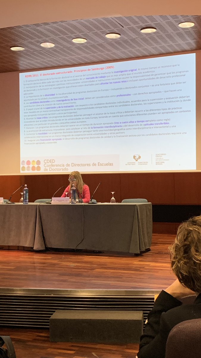 annaguillaumet's tweet photo. Evolución de las escuelas de #Doctorado desde el RD99/2011, escuelas alineadas con las políticas europeas, y relacionadas con la investigación y la sociedad, #EEES + #EEI, por Gotzone Barandika de la Conferencia de Directores de Escuelas de Doctorado #JornadasCRUE2023 https://t.co/T8wCcNDjZz
