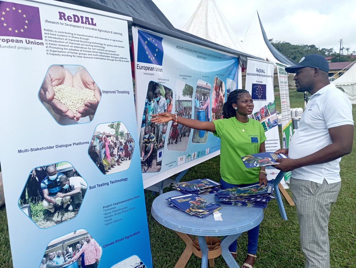 project_redial's tweet photo. Happy #FarmersDay to all our gallant farmers , especially the @EuropeInGhana funded Redial Project 's hardworking farmers project zones. #Ayekoo to you all!
@GhanaFoN @TropenbosGhana @SesiTechnologies  @KNUSTGH @sayetech @isaacsesi https://t.co/rGStVd8kn9