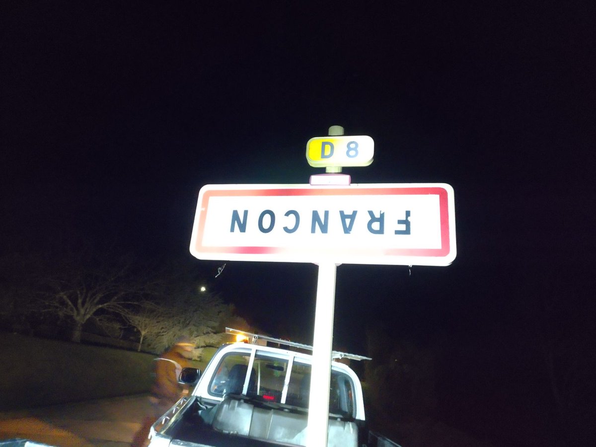 FDSEA31's tweet image. 🚩 Parce qu'à la FDSEA31  aussi #onmarchesurlatête❗
Ces derniers jours, c'est dans le sud de notre département que vous pouvez admirez des panneaux retournés dans différentes communes 📍Vous aussi, chez vous, n'hésitez pas à vous mobiliser pour faire entendre notre voix ! 📢💪