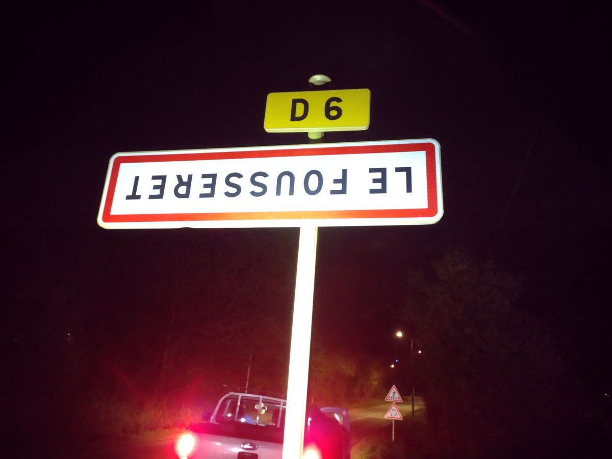 FDSEA31's tweet image. 🚩 Parce qu'à la FDSEA31  aussi #onmarchesurlatête❗
Ces derniers jours, c'est dans le sud de notre département que vous pouvez admirez des panneaux retournés dans différentes communes 📍Vous aussi, chez vous, n'hésitez pas à vous mobiliser pour faire entendre notre voix ! 📢💪