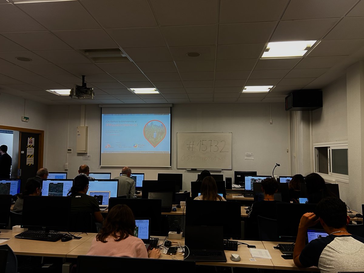 MilaFont_MSF's tweet photo. Moltes gràcies a la @FacGeoiH @UV_EG i als més de 80 participants al nostres mapató humanitari!
Hem cartografiant més de 11.000 edificis la zona de Homa Bay, a #Kenya, on @msf_espana té projectes #saludmental, #violenciasexual o #VIH #missingmaps #mapatonvalencia https://t.co/WULXlzRlxd