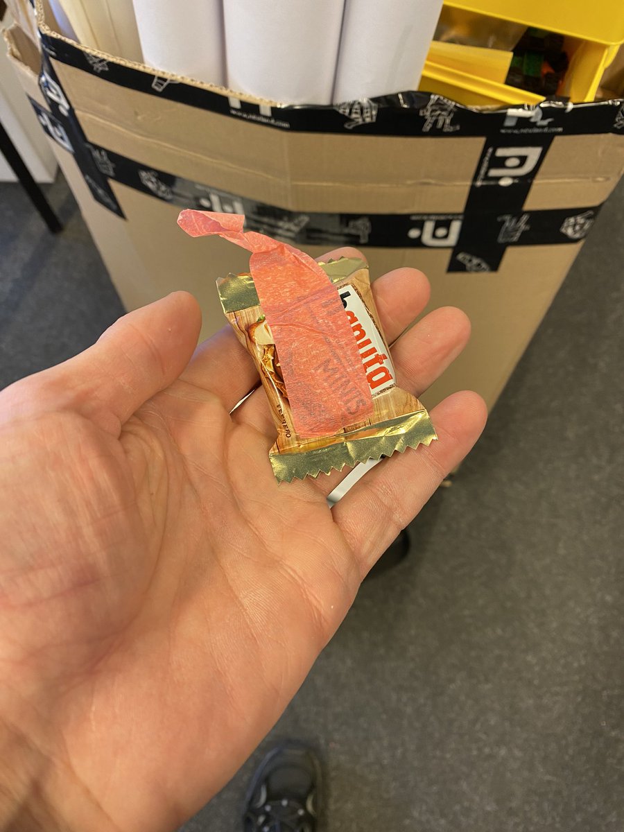wolfdeicke's tweet photo. @LuSt_Referat @bolognalab_HU …und ihr habt sogar an die gedacht, die die Früchte eurer Arbeit hier heute in Empfang nehmen durften (ich bin gespannt!)! 😃 https://t.co/n7sGYYZVxp