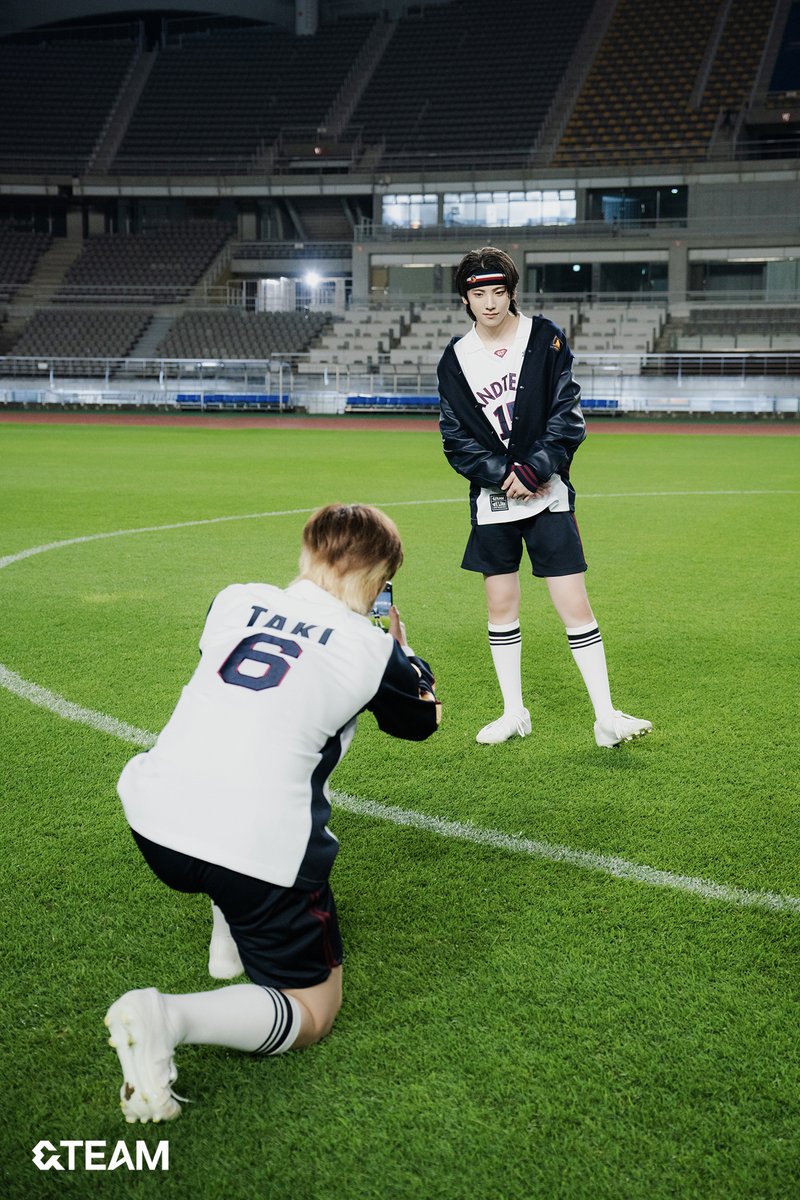 andTEAMofficial's tweet image. &amp;amp;TEAM 'Dropkick' MV Behind Photo

#Dropkick #FirstHowling_NOW
#andTEAM