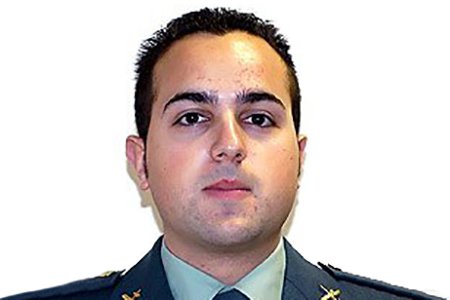 MCMLXVI_2's tweet photo. HILO⤵️
El 1 de diciembre de 2007; cerca de las 9 de la mañana, dos jóvenes guardias civiles del GAO (Grupo de Apoyo Operativo) perteneciente al SIGC de la Guardia Civil, entran vistiendo de paisano, en la cafetería Les Ecureils del centro comercial Leclerc. https://t.co/IlwuI5UsNH