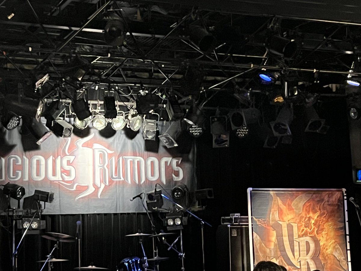ozayangt2's tweet photo. もうはじまるか
ずっと観たかったバンドやから楽しみ！

#viciousrumors
#ESAKAMUSE https://t.co/E99haqkFWK