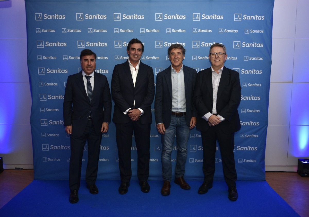 pedrodelgadoweb's tweet photo. ¡#Córdoba! ¡Que bonita🤩
He venido aquí porque @sanitas inaugura una nueva oficina que ayudará a mejorar la relación de sus clientes en la ciudad.
Una atención presencial que se complementa a otros servicios digitales de #bluaU, como #monitorizatusalud
¡Un lujo ser su padrino!😎 https://t.co/6cejHReDFs