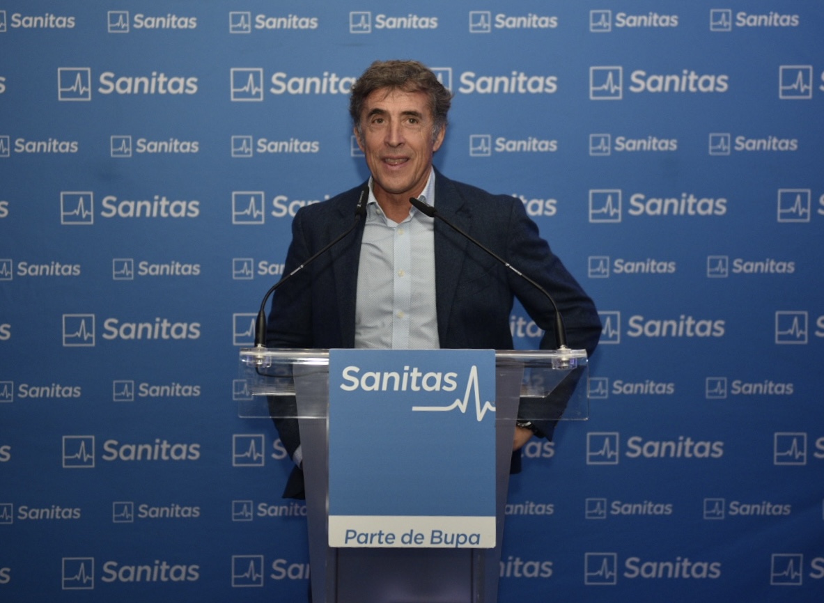 pedrodelgadoweb's tweet photo. ¡#Córdoba! ¡Que bonita🤩
He venido aquí porque @sanitas inaugura una nueva oficina que ayudará a mejorar la relación de sus clientes en la ciudad.
Una atención presencial que se complementa a otros servicios digitales de #bluaU, como #monitorizatusalud
¡Un lujo ser su padrino!😎 https://t.co/6cejHReDFs