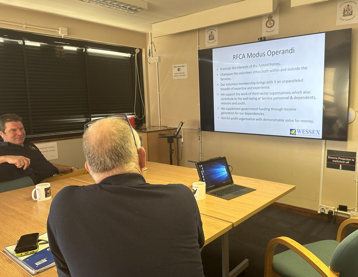 QM Devon (RFCA PSS) 🪖 (@qm_devon) on Twitter photo The <a href="/CEO_Devon_ACF/">CEO Devon ACF (RFCA PSS)</a> delivering an induction brief to our newest <a href="/WRFCA/">Wessex RFCA</a> PSS who is the new CAA for A Coy. The <a href="/CEO_Devon_ACF/">CEO Devon ACF (RFCA PSS)</a> delivering an induction brief to our newest <a href="/WRFCA/">Wessex RFCA</a> PSS who is the new CAA for A Coy.