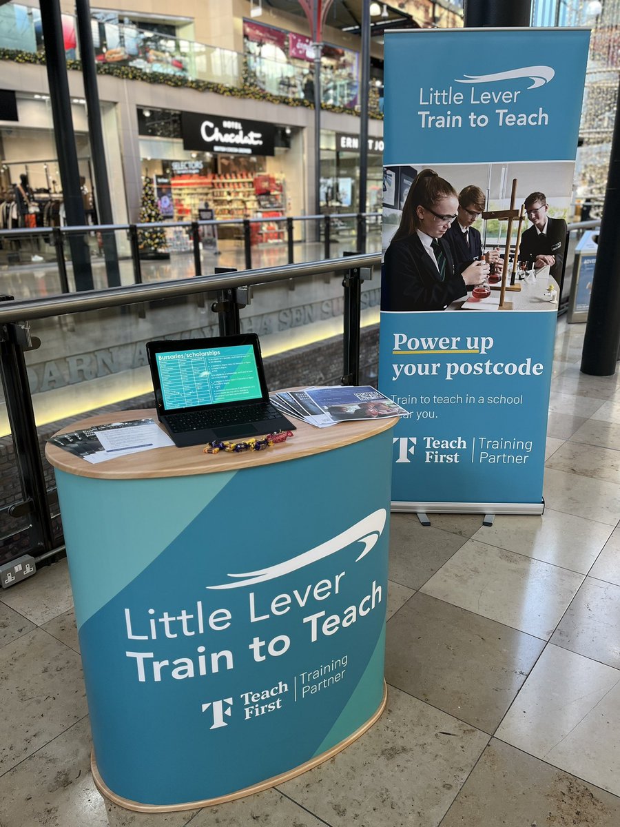 We’re at #Bolton Marketplace for our @traintoteach_LL programme. If you’re interested in getting into teaching - come visit! @LLS_MLE #boostingbolton #getintoteaching #teachfirst
