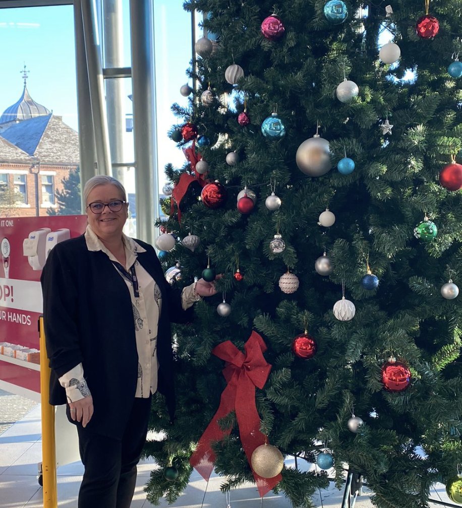 WalsallHcareNHS's tweet photo. In her 8 years with Well Wishers, Georgie Westley, Fundraising Manager, has been passionate about utilising her community connections to make a difference.
Thank you Georgie, for your passion, dedication and hard work!
#OnShiftWithWHT #WalsallandProud #WellWishers https://t.co/dhnRXjSere