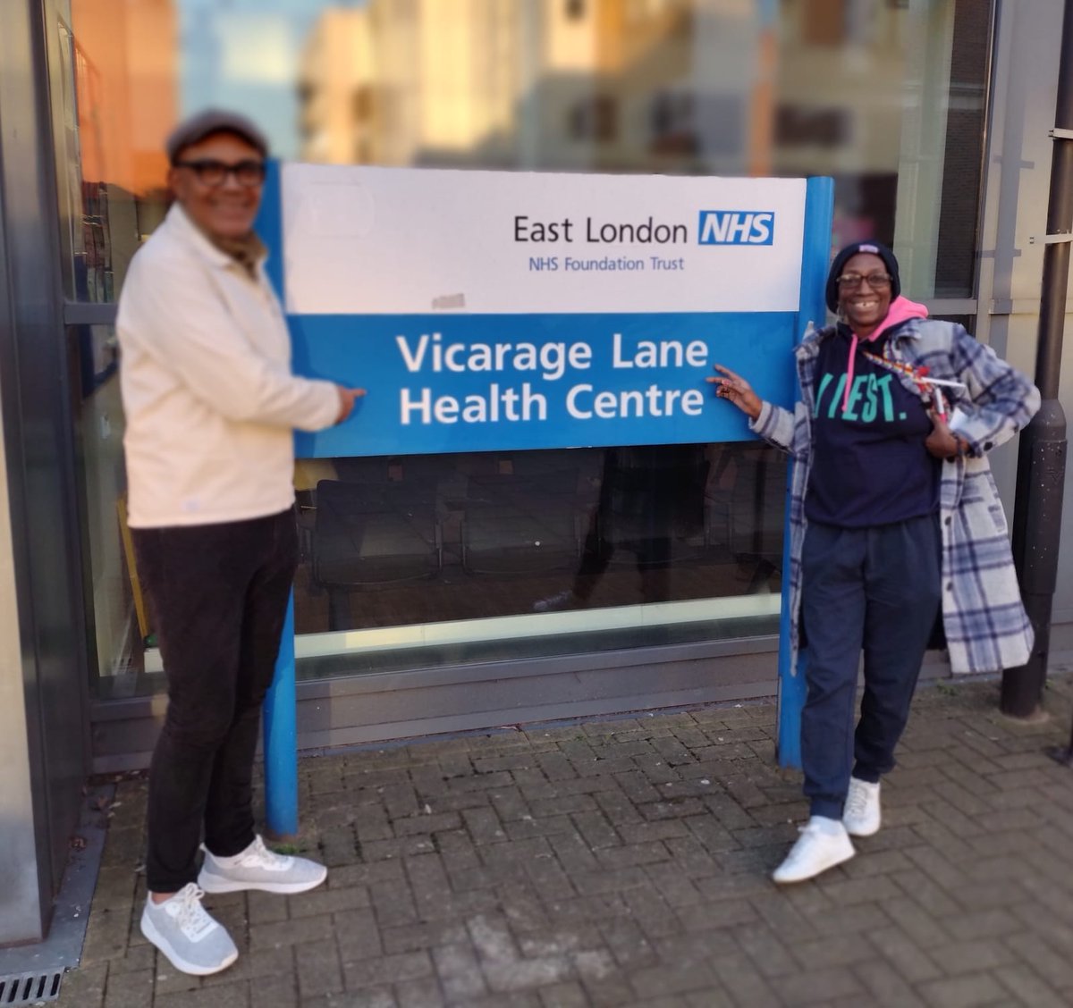PositiveEast's tweet photo. 🩸Looking for an in-person #HIV test? 

👉We are at Vicarage Lane Health Centre every Monday &amp;  Friday from 4-7pm

❤️Come along for a free, fast &amp; confidential test this #WorldAIDSDay2023

💜Chat to PAT to book at https://t.co/mtLB5nV9uT

#HIVtest #STItest #Newham @NewhamLondon https://t.co/UMjjrZY3rW