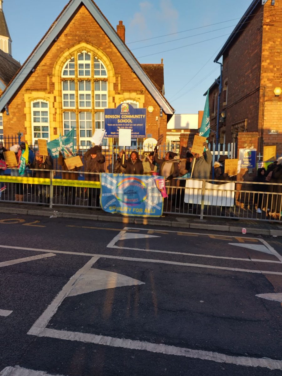 BirminghamNEU's tweet photo. NEU members at Benson Community School, Birmingham on strike today in opposition to unreasonable management practices at the school https://t.co/kjQAouZIgb
