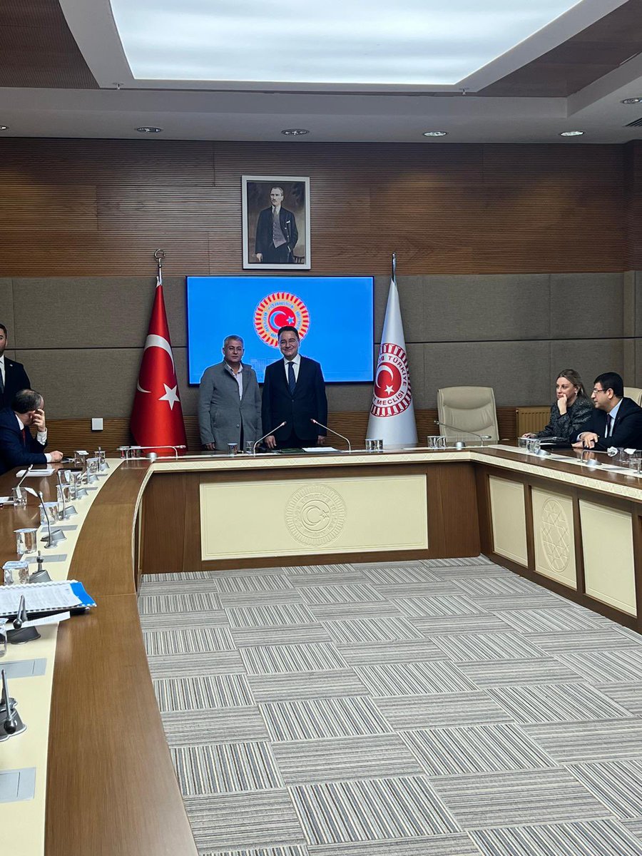 cetin_tatli48's tweet photo. Genel Başkanımız sayın @alibabacan ve Milletvekillerimiz ile mecliste bir araya geldik. Bu yoğun dönemde bize ayırdıkları vakit için kendilerine teşekkür ederiz. https://t.co/irlI6cuFjw
