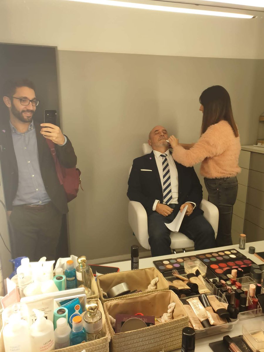 erreuvedos's tweet photo. Amigo, de los primericos socios de @PRISMAciencia y gabinetado, pero además es que @CigudosaJuan es un brillante líder, dialogante, que escucha, audaz, y que sobre todo, no se olvida de donde viene.
Por eso no habrá mejor #SECIU que él.
Enhorabuena y a por todas, amigo. https://t.co/Xrwk6UDwRN