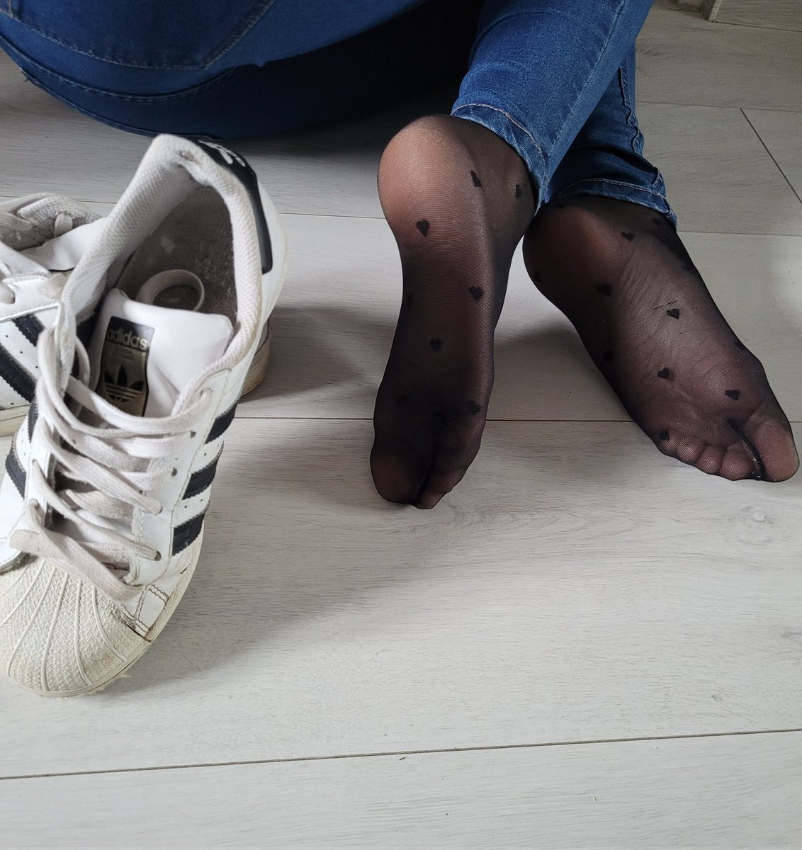 PriincessaMonik's tweet photo. Podczas gdy Ty klęczysz ze spuszczoną głową, Ja dumnie siedzę z butami przy twoim psim ryju i wzbudzam respekt.
@rt_feet @PolishFindomFan @FootObsession_ @rtfemdom1 @rtfindom @femdompolish @FootParadiseRT @PolishFootSlave @findompl @RTFeetPromo @promoslave @findom4feet @find0m https://t.co/Je09jG2jZ4