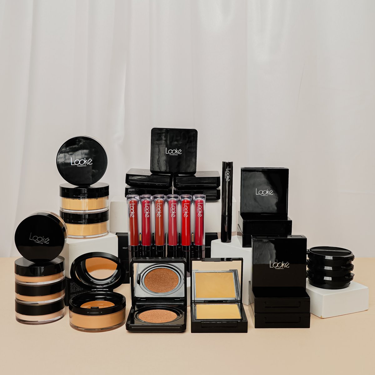 Jujur, kalo lihat ini, minké jadi terharu banget deh🥹  

Ngga mungkin Looké Cosmetics bisa sejauh ini kalo bukan karna dukungan 𝗚𝗼𝗱𝗱𝗲𝘀𝘀 semua💖 

 Yuk peluk jauh pake emot "🤗" di bawah dongg~   

𝟮𝟬𝟭𝟳                   𝟮𝟬𝟮𝟯