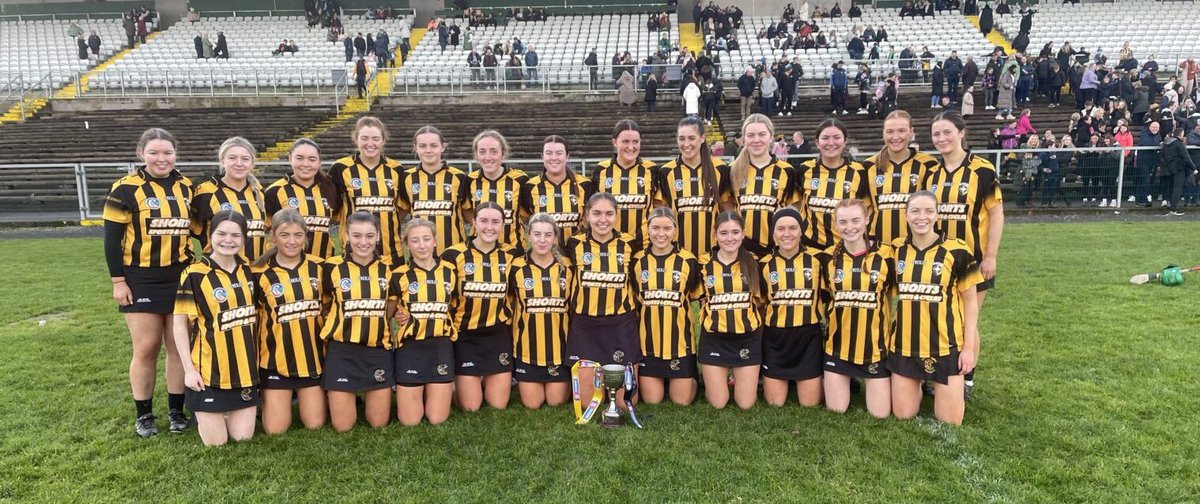 🖤🧡We send our best wishes and good luck to our Senior Camogs and management V @RoscommonGaels 🏆@OfficialCamogie Junior B All Ireland SF 📆Saturday 📍Kinnegad ⏰1pm 🚗 Safe journey to all travelling. ⭐️We are very proud of this amazing bunch of girls! 💪 #goodluck #proud