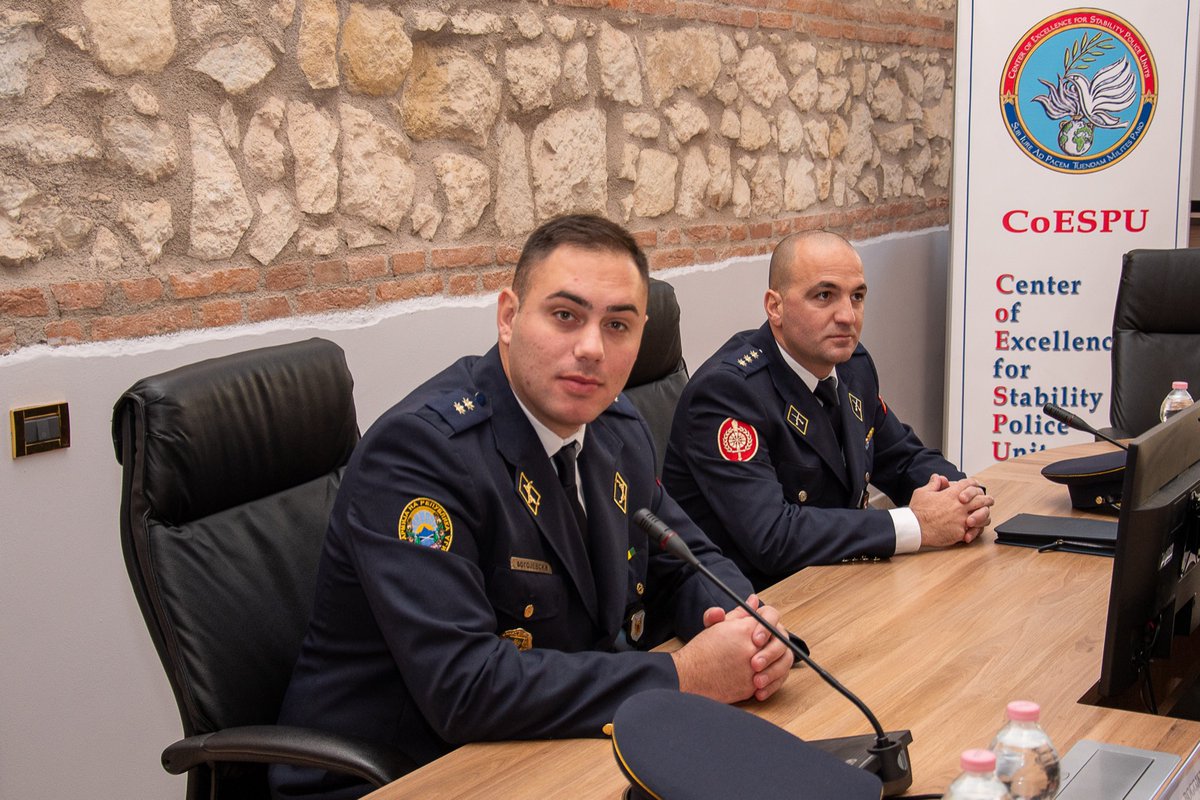 _CoESPU_'s tweet photo. Glad 2 provide the #CoESPU’s view & know-how to the Workshop in favor of 🇲🇰 Military Police personnel, with the aim 2 share best practices & address #StabilityPolicing related challenges with a focus on Public Order services.
#StrongerTogether #StabilityPolicing4Peace #SPOpenClub https://t.co/OTR79bY9pd