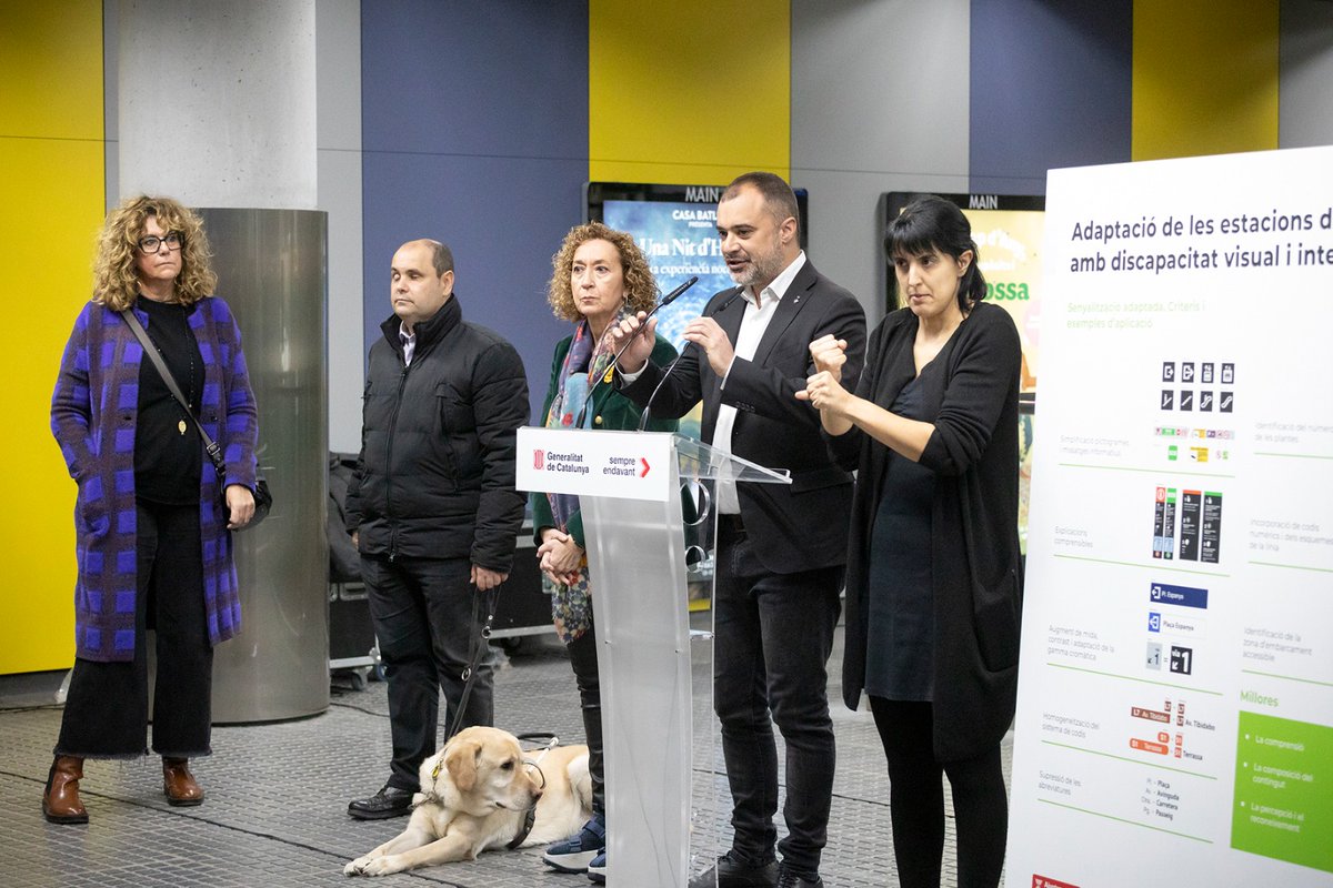 jordi_ballart's tweet photo. 🚃 Aquest matí hem inaugurat la nova senyalització per a persones amb discapacitat cognitiva a l’estació @FGC de Vallparadís-Universitat amb la consellera de @territoricat, @estercapella.

Un pas més cap a la plena inclusió gràcies a la lluita i perseverança de moltes entitats! https://t.co/QxsAeTsyvp