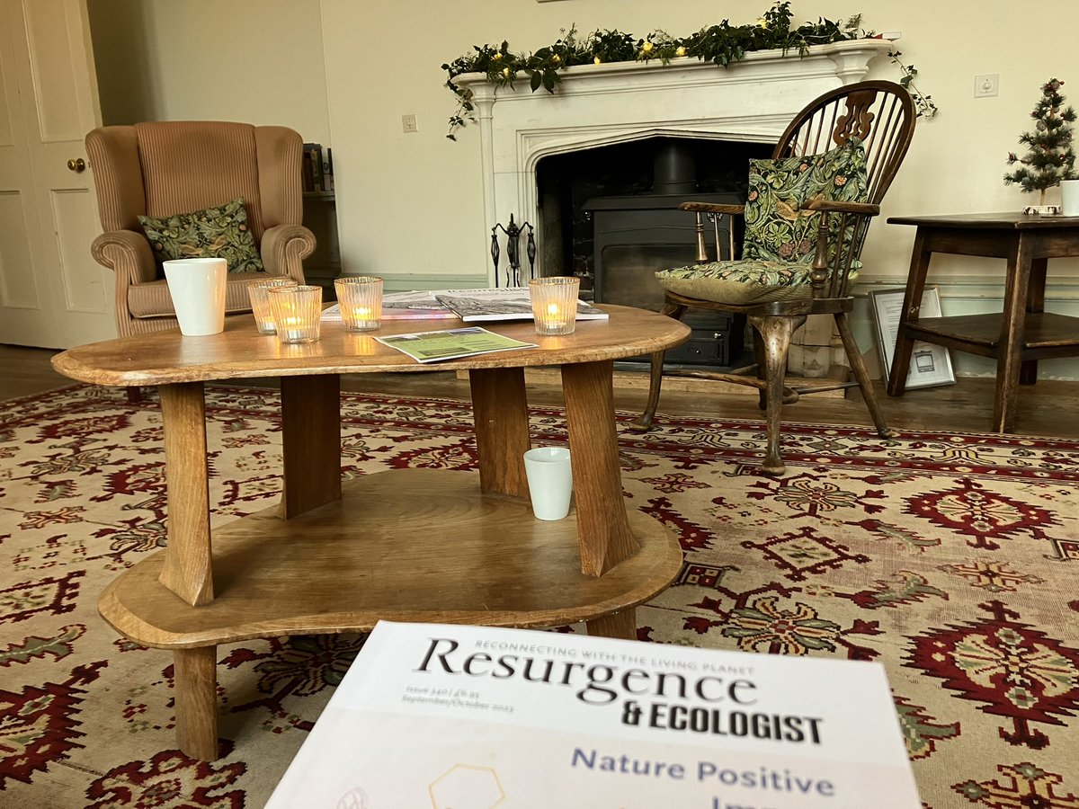 Having my dream morning, chilling in the library at @HawkwoodCFT - candles, coffee and catching up on a @Resurgence_mag back issue on nature positive impact 🌿