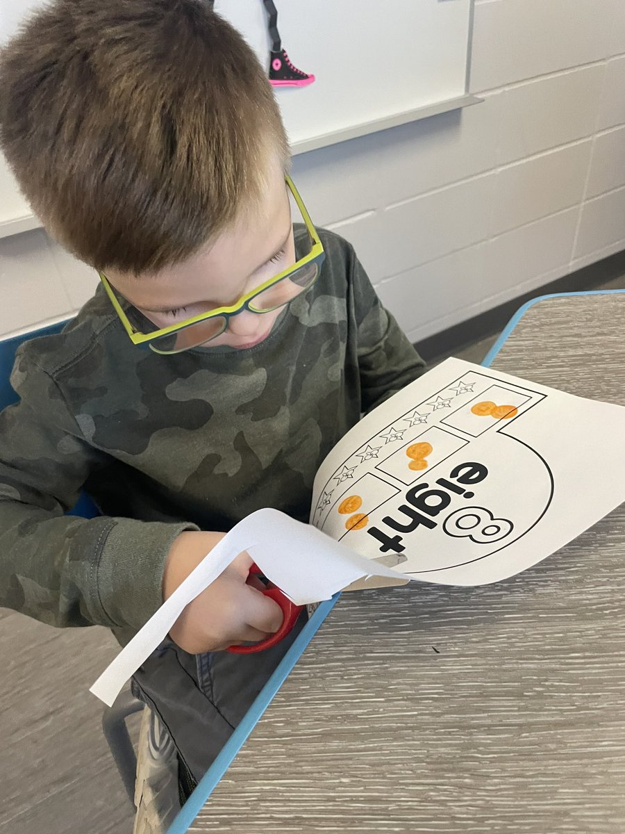 kstoldt's tweet photo. Such a fun day learning about the number 8! #theMESway https://t.co/2TBp3pZIYM