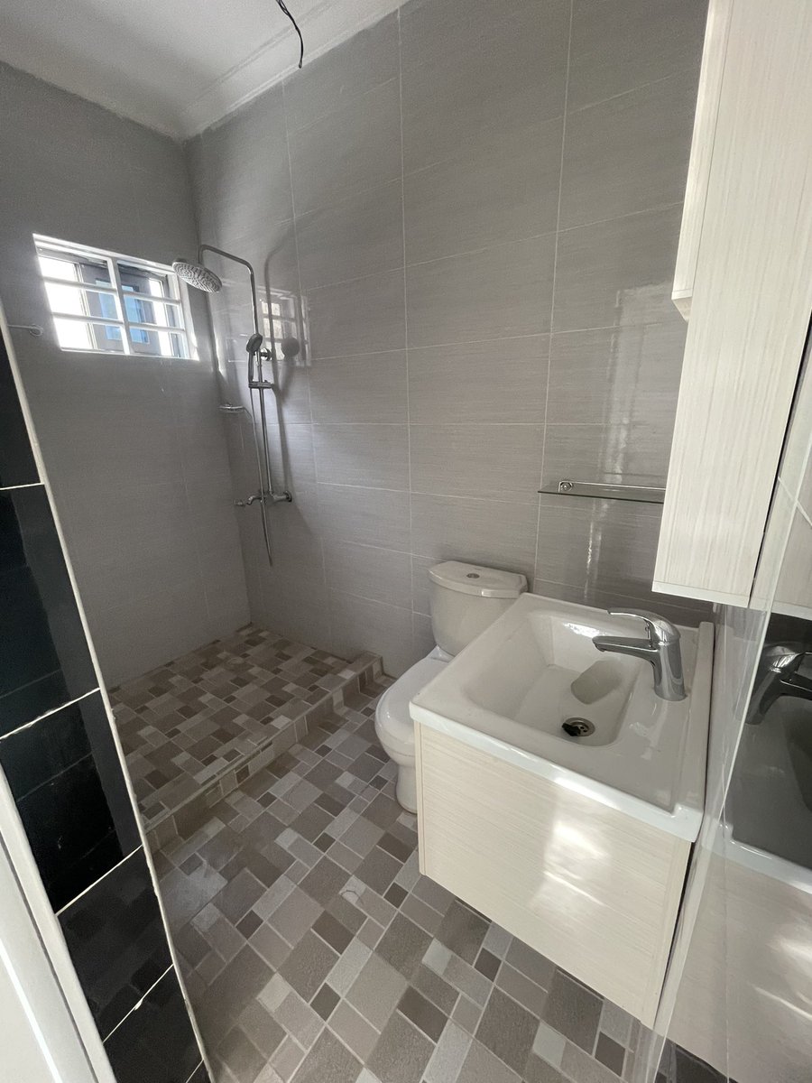 propertypluggh's tweet photo. Do you know you can buy this three bedroom house with a Title Documents for just $110,000 ?

Mortgage offers are welcomed !!

Location:Spintex,you would love the location of this property.

Call or WhatsApp +233248047153 to book a viewing. https://t.co/GAeuTBH368