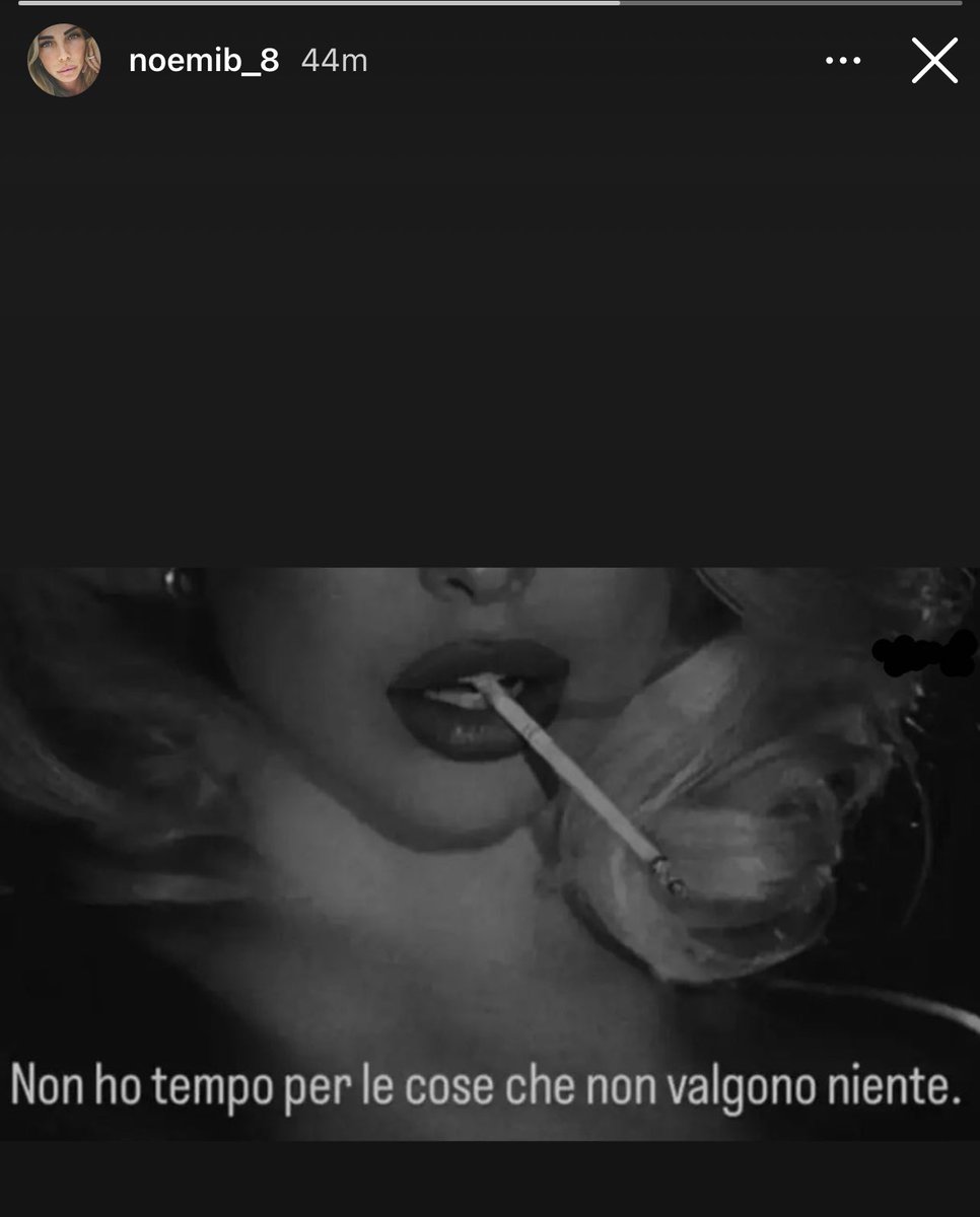 stanzaselvaggia's tweet photo. Noemi s’è incazzata ma finge superiorità. https://t.co/AaqhBQ0bOU