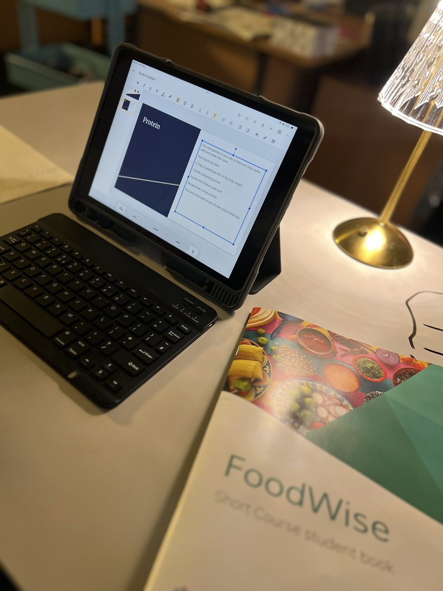 Miss Smith tweet media