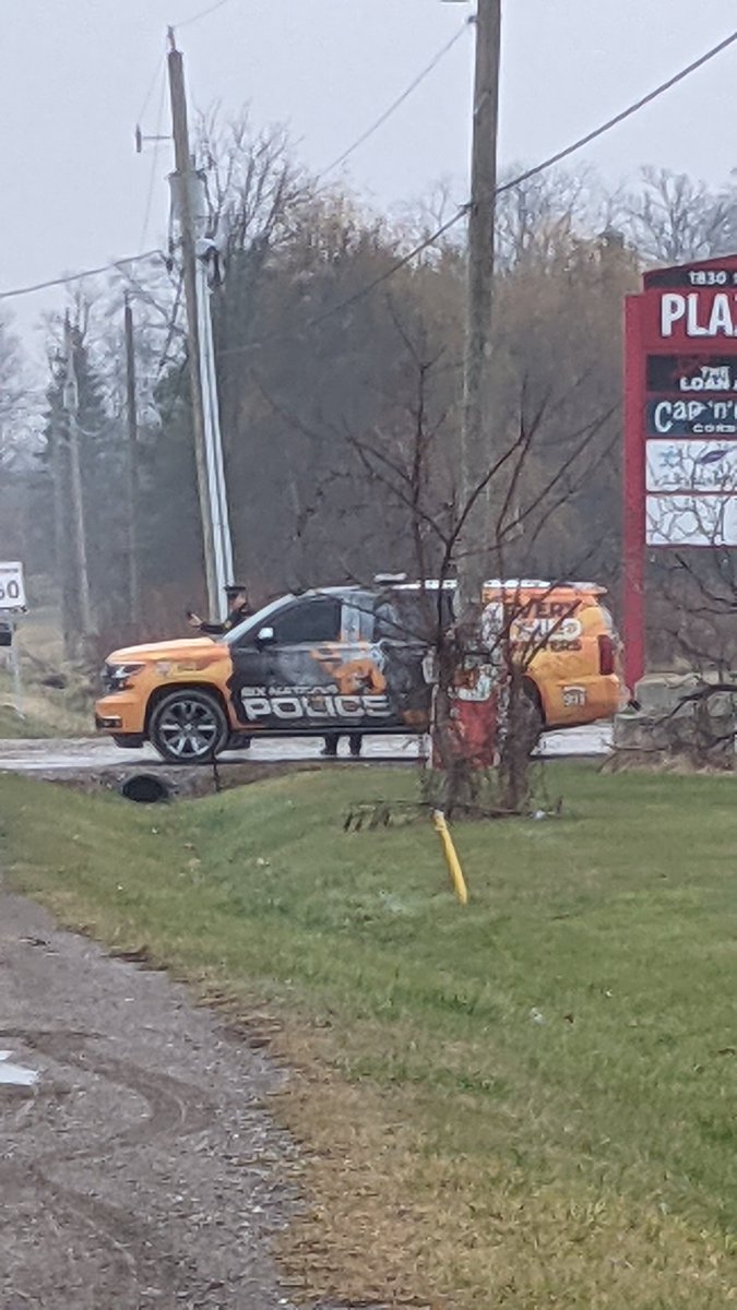 Luke Gudgin (@liveeyeluke) on Twitter photo 6th line closed between Chippewa and Tuscarora. Person barricaded in home. Details on <a href="/morninglive/">Morning Live</a> 6th line closed between Chippewa and Tuscarora. Person barricaded in home. Details on <a href="/morninglive/">Morning Live</a>