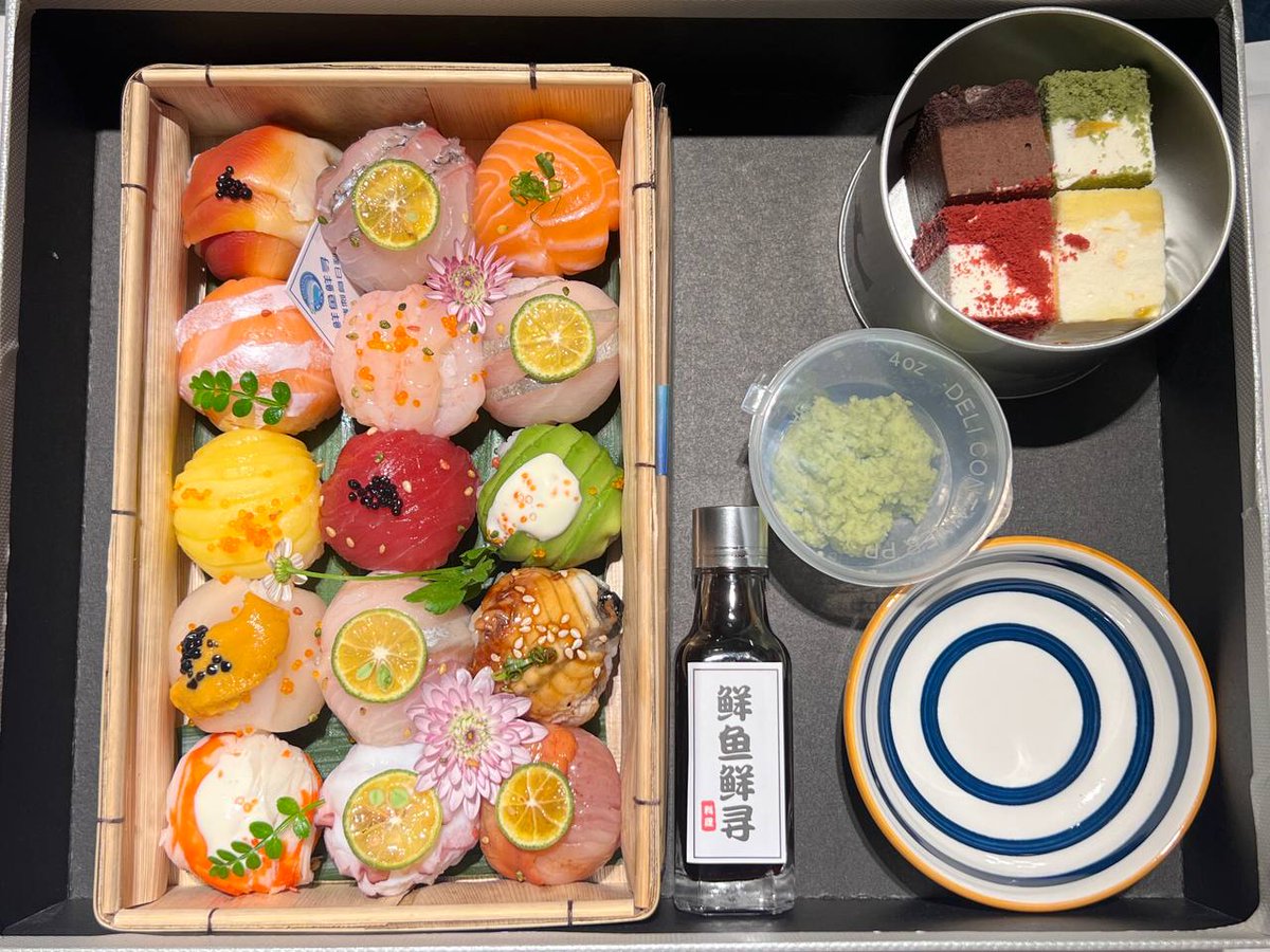 Hortewani's tweet photo. "Sushi is the cherishment of traditional Japanese cuisine. Every bite is a perfect blend of culture and cuisine." https://t.co/U3hnAoEIHo