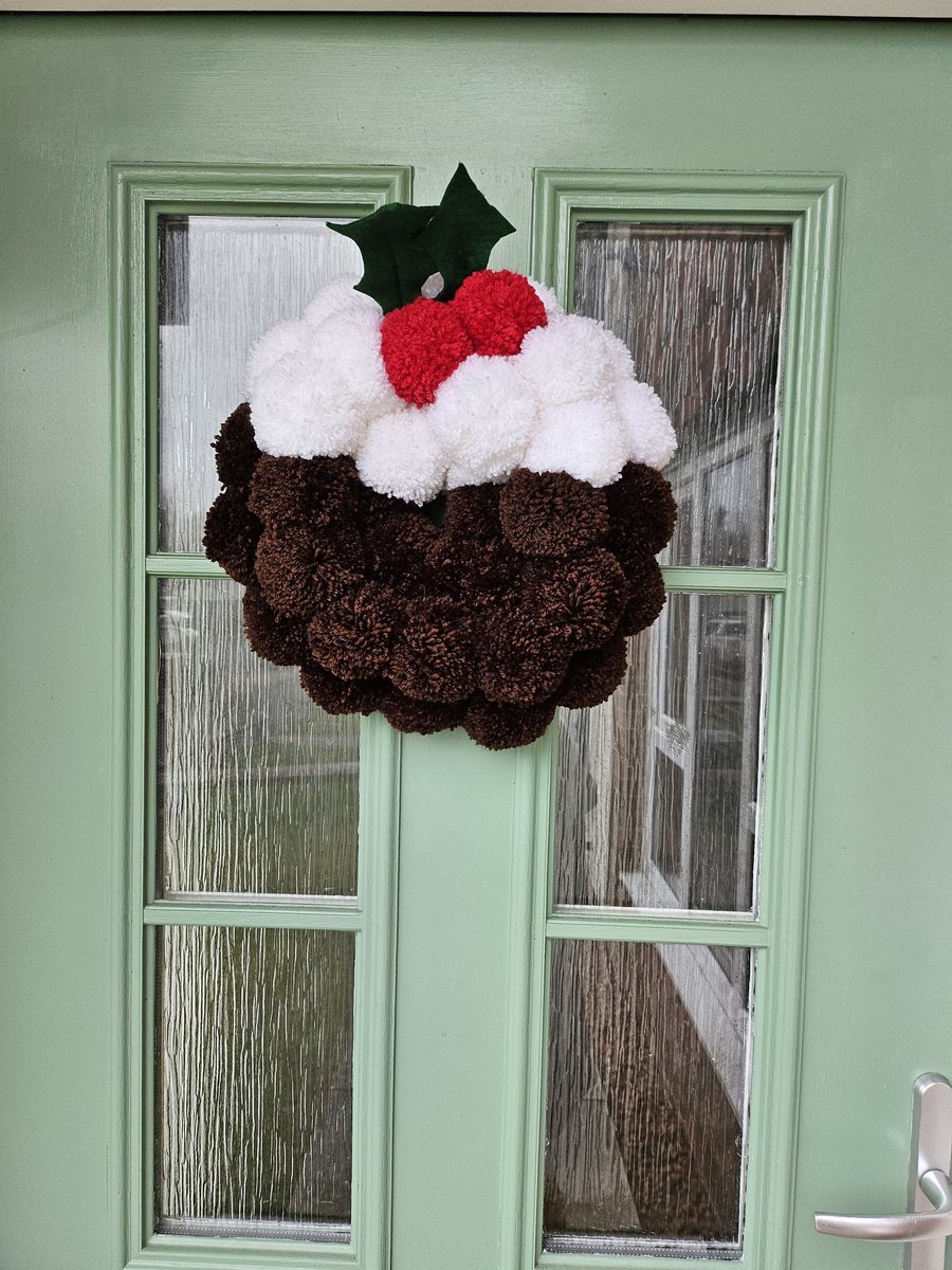 Lillywh's tweet photo. @GylesB1 I heard you say you love pom poms on @thismorning and so do I, so I wanted to show you my pom pom wreath i made last week to hang on my door 🎄 https://t.co/aglR2QEwcY