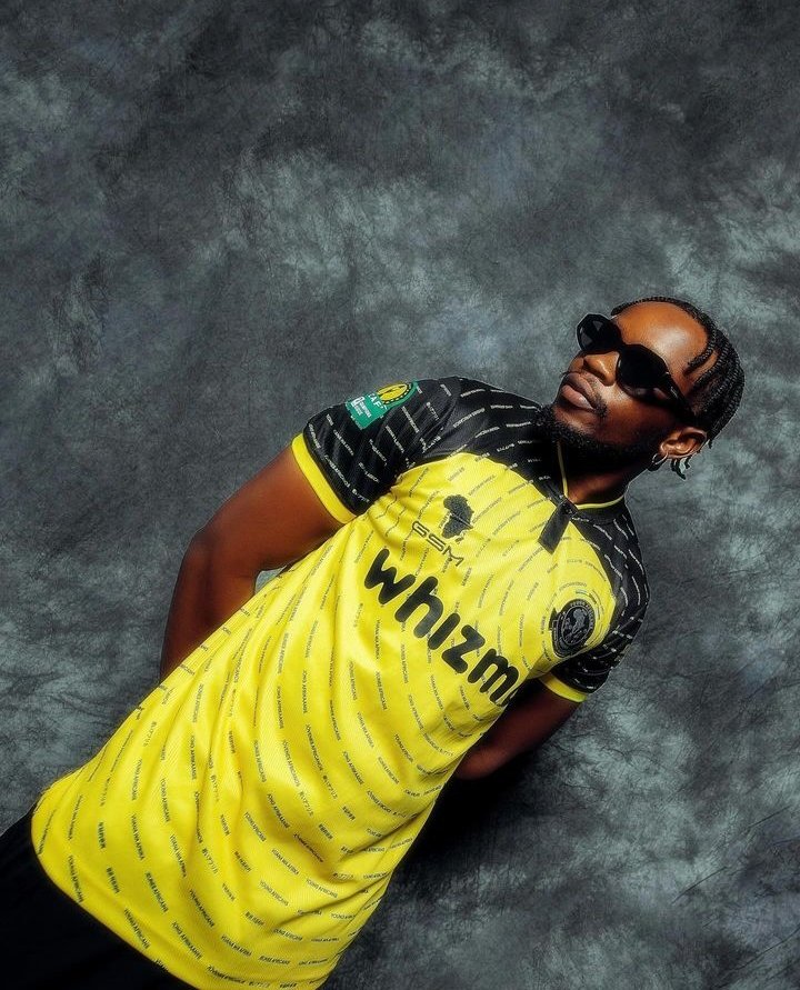 Gonga like kama unaamini mwarabu hachomoki kwa mkapa jumamosi 💛💚